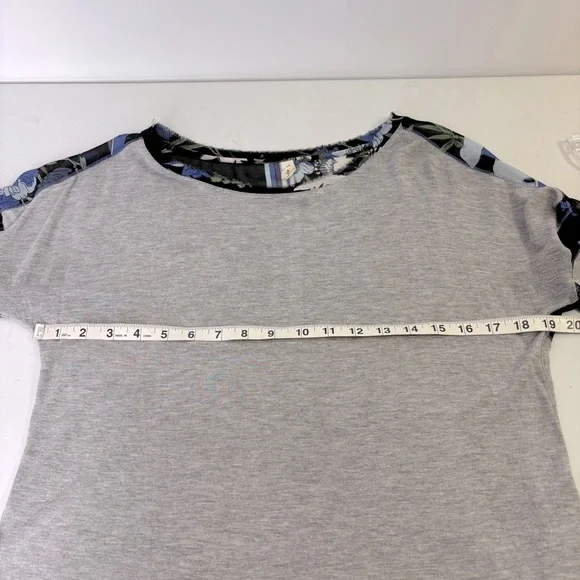 Anthropologie Tiny The Raye Top  Gray with Black Floral - Picture 6 of 8